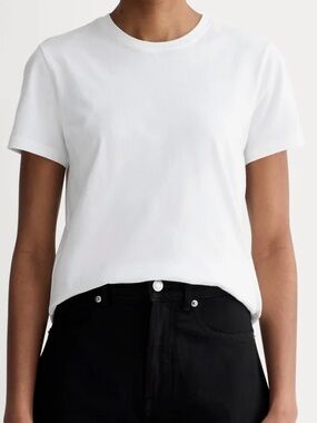 Everlane The Slim Crewneck in Essential Cotton Tee — Size Small